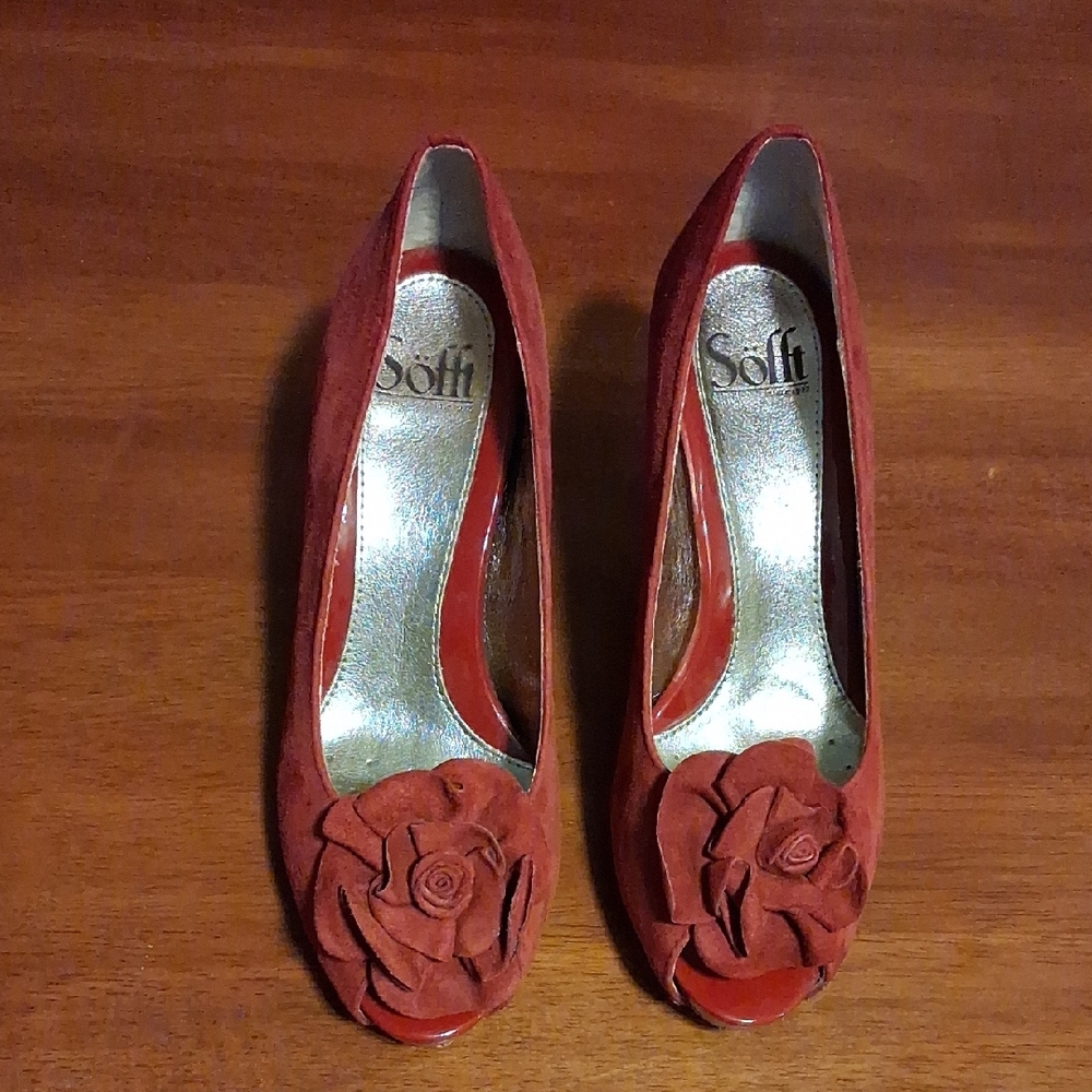 Sofft Red Suede Peep-Toe Pumps Sculpted Heels Hidden Platform Sz 7M - Picture 2 of 8